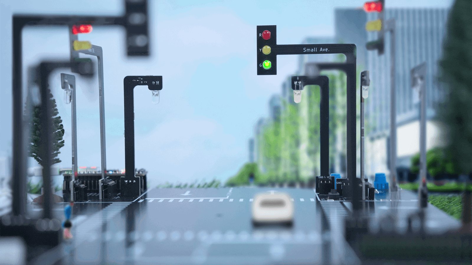 Traffic Light Control System with Raspberry Pico (STEPFPGA Compatible: add-on) - EIM Technology (EVO-IN-MOTION Technology Ltd.)